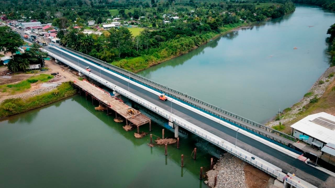 Además de Paso Canoas, los pasos fronterizos de Río Sereno-Sabalito y Sixaola-Guabito forman parte de la infraestructura que conecta a ambos países. EFE/ Unops