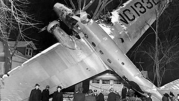 Una explosión, una bola de fuego, siete muertos y un paquete extraño: el primer atentado de la historia de la aviación de pasajeros