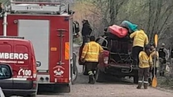 Continúa la búsqueda de un niño de 4 años en Río Negro, que cayó a un canal de riego en un accidente vial