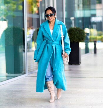 Becky G recorrió las tiendas