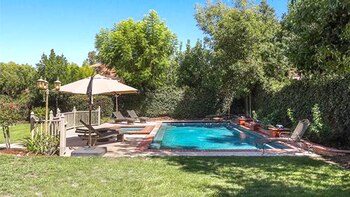 El hijo menor de Michael Jackson celebró sus 18 años comprando una mansión cuyo valor es de más de USD 2 millones (Pacific playa realty)