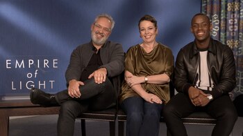 Olivia Colman y equipo a