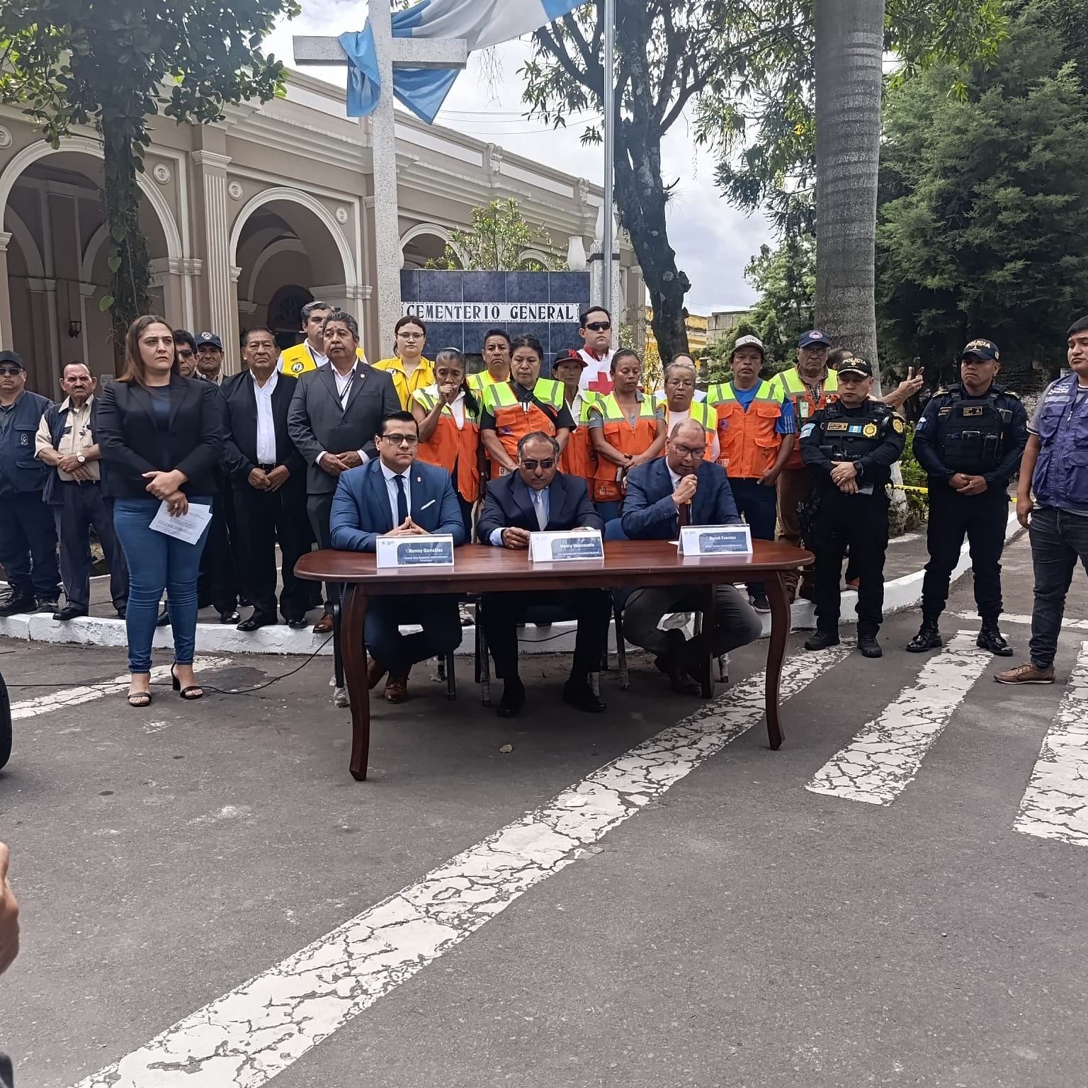 Cerca de 1,68 millones de personas visitarán los cuatro cementerios públicos de Ciudad de Guatemala por el Día de Todos los Santos. (Ministerio de Salud y Asistencia Social de Guatemala)