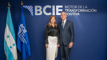 Nasry Asfura se reúne con