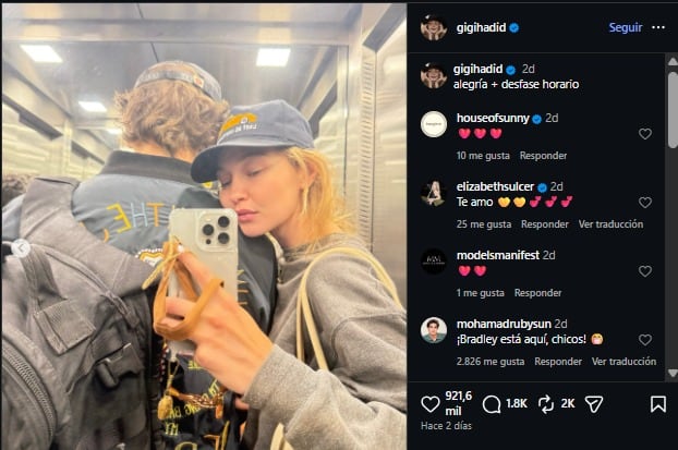 Gigi Hadid compartió una foto con Bradley Cooper durante su estancia en Paris.
