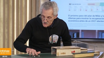 Tiene 74 años, empezó a practicar fingerboard en la pandemia y hoy es una de las figuras más queridas de la disciplina