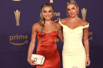 Las hermanas Cavinder muestran el potencial emprendedor del modelo NIL en el deporte universitario (REUTERS/Kevin Wurm)