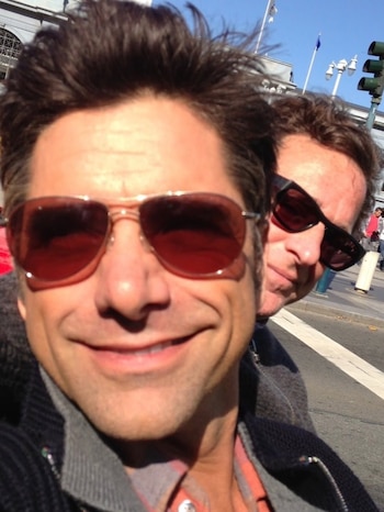 John Stamos recuerda a Bob Saget con la “última foto” que se tomaron juntos