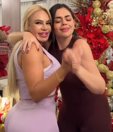 La Segura disfrutó de una jornada de decoración navideña y lo compartió en las redes sociales - crédito @la_segura/IG