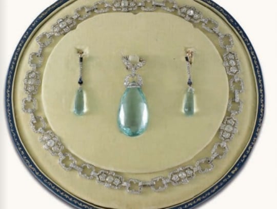 La joyería Ansorena subasta el set realizado en platino, diamantes y aguamarinas que perteneció a la reina Fabiola de Bélgica. Su precio es de 40.00 euros (Joyería Ansorena)