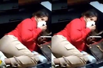 Yahaira se esconde en maletera