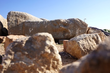 Lamassus y tabletas cuneiformes forman