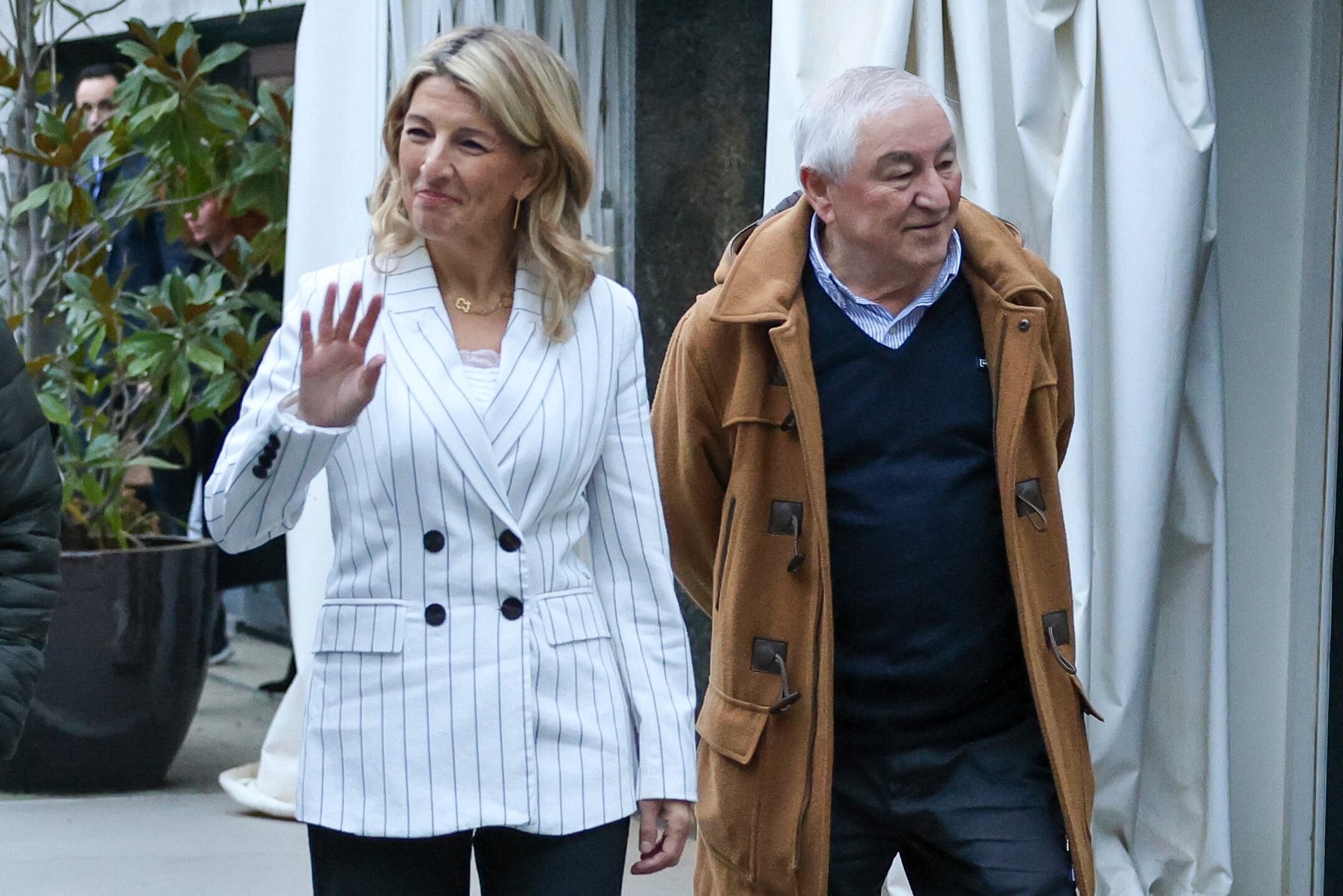 Yolanda Díaz y su padre, Suso Díaz participan en un acto (Marta Fernández / Europa Press)