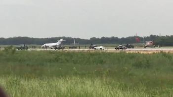 Dos avionetas lograron escapar de