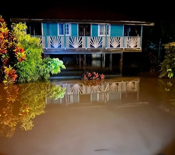 Sinaproc mantiene la advertencia por oleajes, corrientes de resaca y lluvias asociadas a la inestabilidad atmosférica que afecta al territorio nacional. Tomada de Instagram
