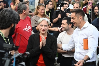 Ada Colau, candidata de Frente Amplio a las elecciones generales, y Emilio Delgado, candidato por Madrid. (EFE/ Fernando Villar)