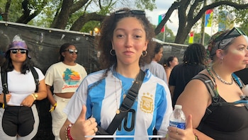 Entre los miles de fans,