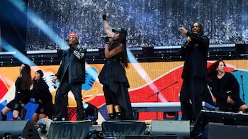 El regreso de ChocQuibTown al escenario desató la emoción de sus fans en pleno concierto benéfico - crédito RCN