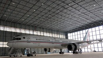 AMLO proposed that the presidential plane be rented for weddings and fifteen years