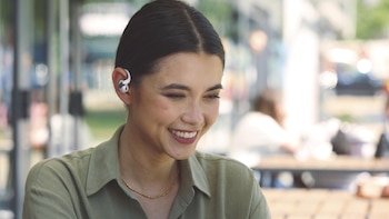 Los auriculares Open Ear pasan de nicho a tendencia: diseño cómodo y abierto que te mantiene conectado con el entorno