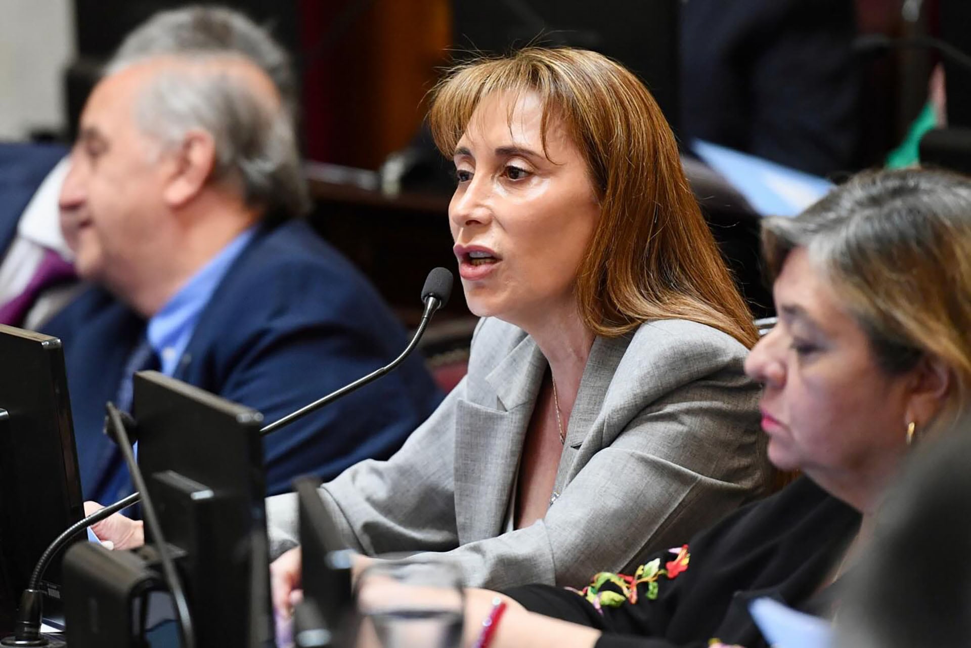 La senadora Cándida Cristina López
