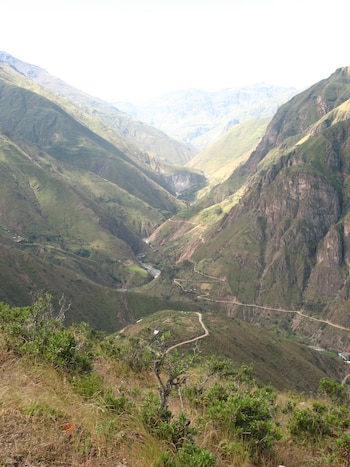 La carretera Castrovirreyna–Ticrapo es una