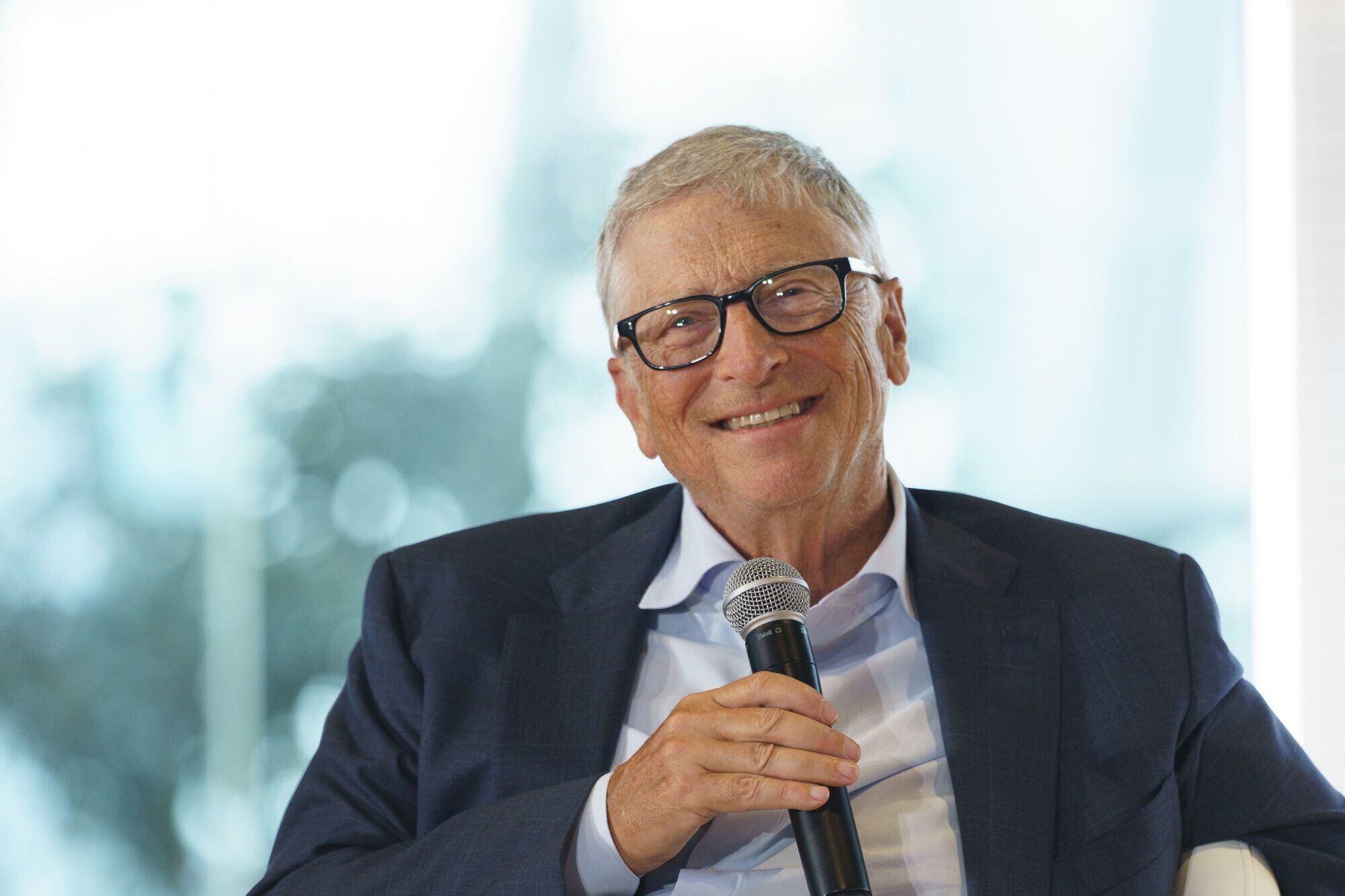 Diagnósticos más rápidos y cultivos resilientes: la visión de Bill Gates para la IA