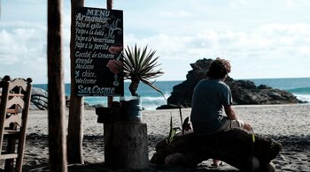 Fotografía sin fecha cedida por Videocine donde se observa un fragmento con el actor Martín Altomaro, de la película "Los días que no estuve". EFE/Videocine/SOLO USO EDITORIAL/SOLO DISPONIBLE PARA ILUSTRAR LA NOTICIA QUE ACOMPAÑA (CREDITO OBLIGATORIO)