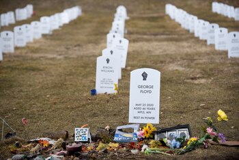 Tumba de George Floyd. REUTERS/Nicholas Pfosi