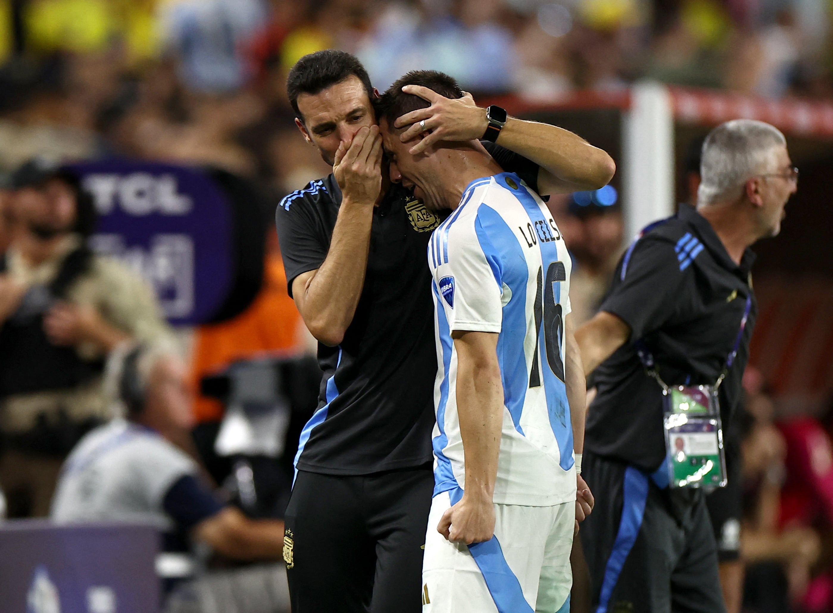 Lionel Scaloni junto a Gio Lo Celso (REUTERS/Agustin Marcarian)