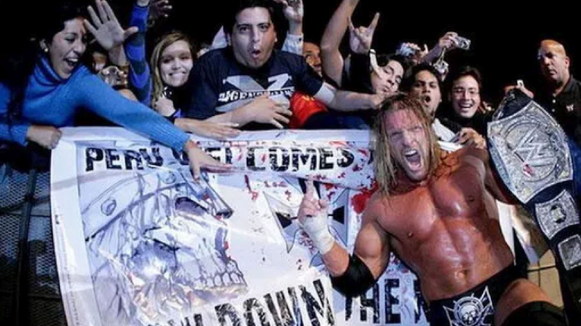 Perú vivió una noche histórica cuando la WWE trajo su show RAW al Estadio Nacional en 2008. La velada reunió a miles de fanáticos y figuras icónicas como Shawn Michaels y Edge. (WWE)