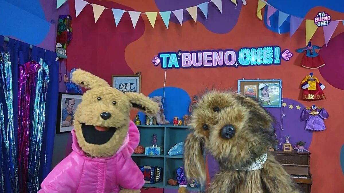 Patricio Noé Crom está detrás de Pache y Plumis y sostiene Ta Bueno Che solo desde su casa, donde transmite, edita y maneja las redes sociales