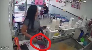 Lady Calculadora: captan a mujer robando mientras compraba helado y termina exhibida en redes