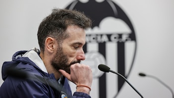 La debacle del Valencia en una década: once entrenadores, tres veces en Europa y varias tentaciones con el descenso