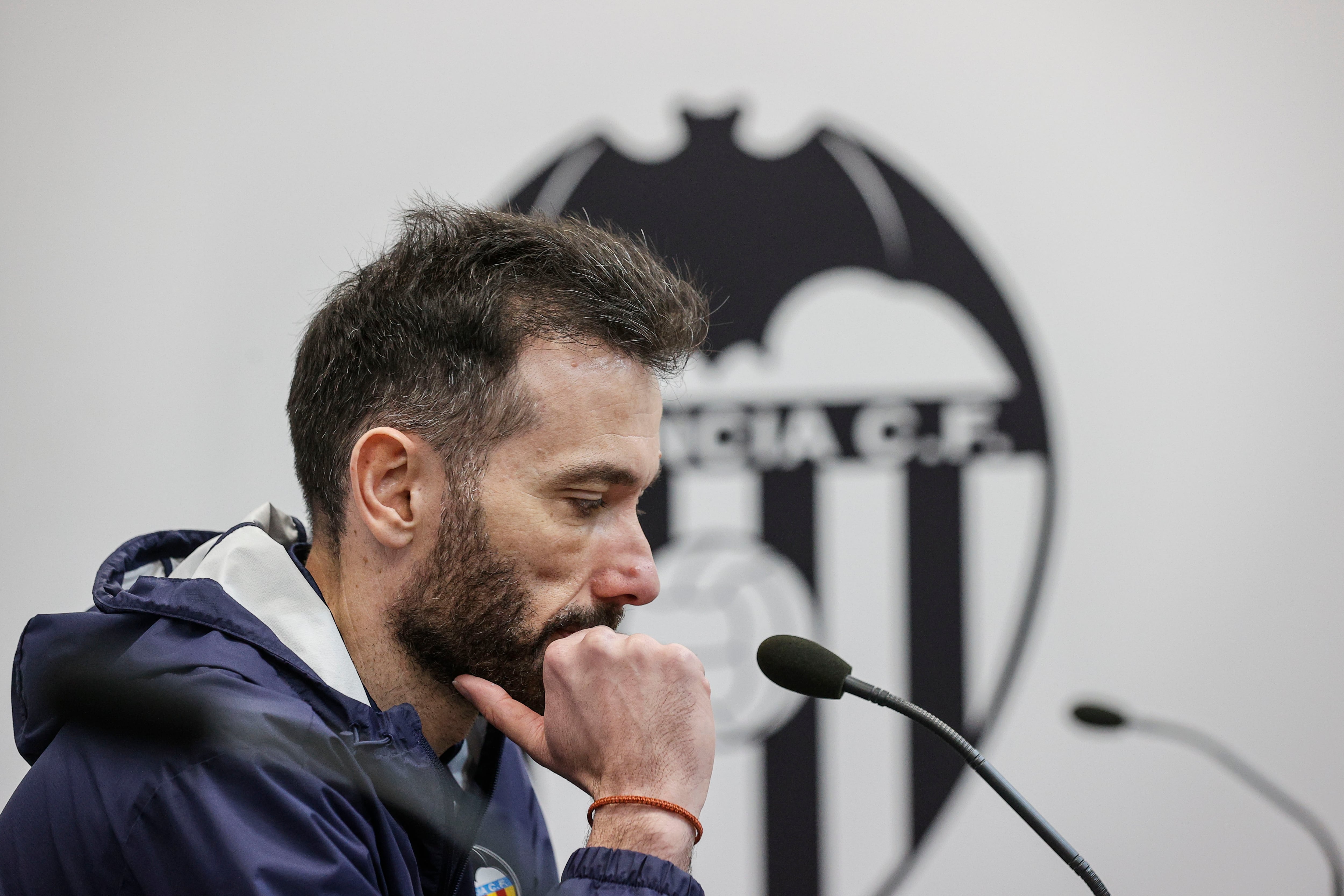 Carlos Corberán, destituido. (EFE/Manuel Bruque)