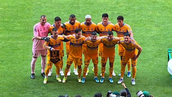 Os onze primeiros do Tigres (Alexander Ortíz)
