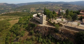 La Torre Magdala, de estilo neogótico, funcionó como biblioteca personal del párroco y hoy es el símbolo más reconocible del pueblo. (Wikimedia/Mairie de Rennes-le-Château)