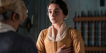 Matilde le cuenta a Atanasio que está embarazada en 'Valle Salvaje' (RTVE)