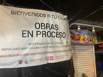 Más de 160 comerciantes fueron reubicados tras la remodelación, enfrentando espacios reducidos y mayores costos en sus nuevos puestos. (Foto: Raúl A. González/Infobae México)