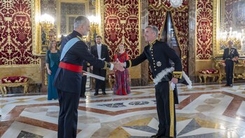 El Rey recibe las cartas