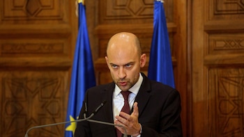 Francia veta al embajador de