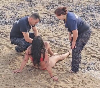 Punta del Este: el momento del rescate de los dos amigos del joven argentino desaparecido en el mar