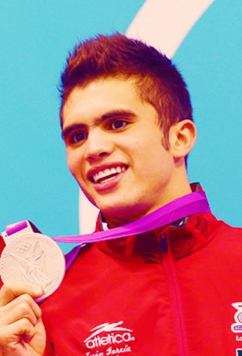 Iván García y su medalla en Londres 2012. (Comité Olímpico Mexicano)