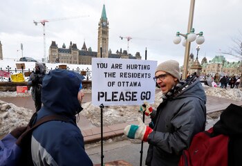 “Estás dañando a los residentes