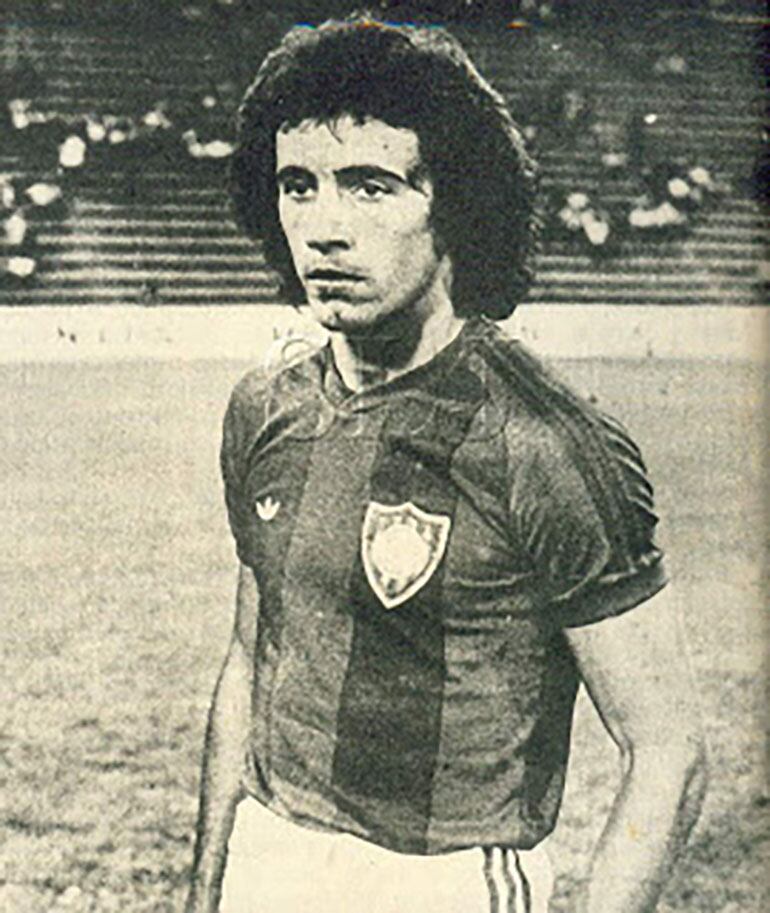 Mario Rizzi con la camiseta de San Lorenzo