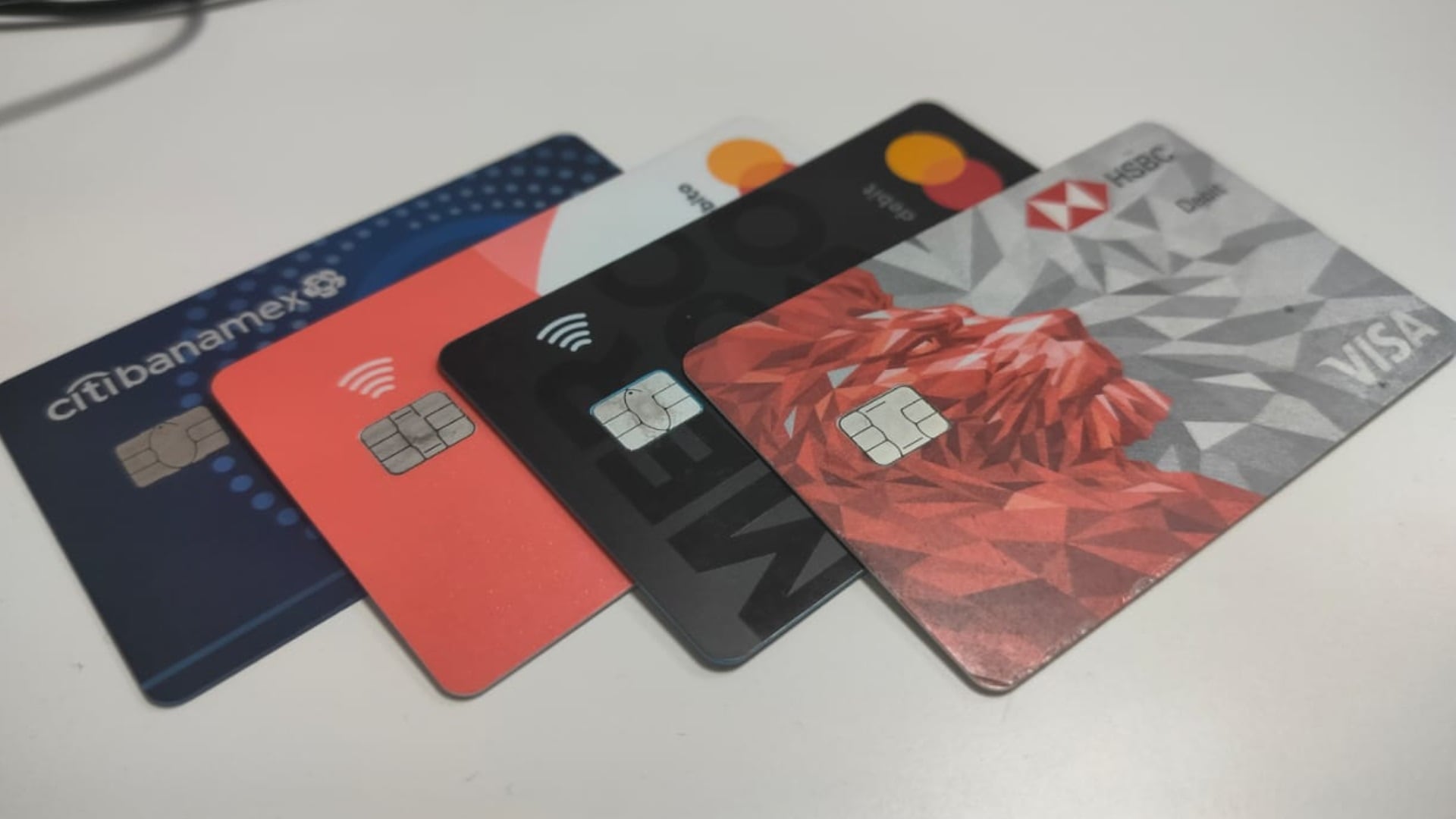 La cartera vencida en las tarjetas de crédito tuvo un aumento del 59 por ciento (Jorge Contreras/Infobae)
