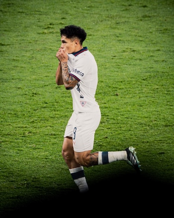 Jesús Pretell desenvainó un derechazo de larga distancia para anotar el 1-1 transitorio en la derrota de LDU.
