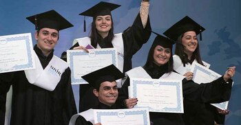 Ofrecen 350 becas para estudiantes