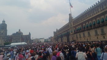 BTS en Palacio Nacional con Claudia Sheinbaum en vivo hoy 6 de mayo: falta una hora para la reunión y hay 3 mil fans