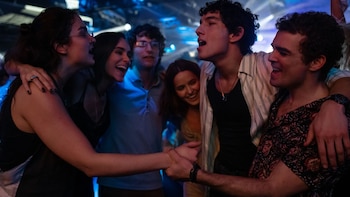 El reparto joven está integrado